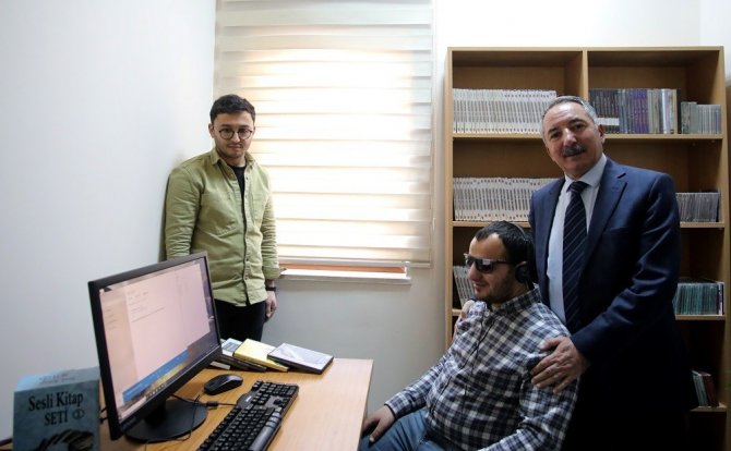 Ai̇çü’de Görme Yetersizliği Olan Öğrenciler İçin Sesli Kütüphane Oluşturuldu