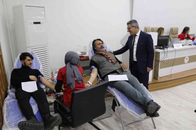 Ağrı Tarım Ve Orman Müdürü Engin Kızılay’a Kan Bağışında Bulundu