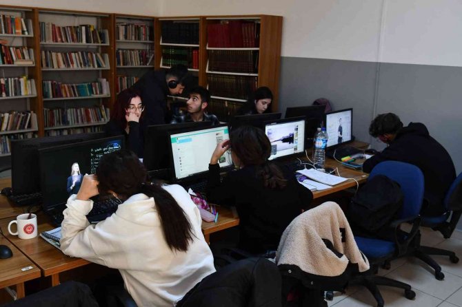 Kütüphane Ve Çalışma İstasyonları, Başkentli Öğrencileri Bekliyor