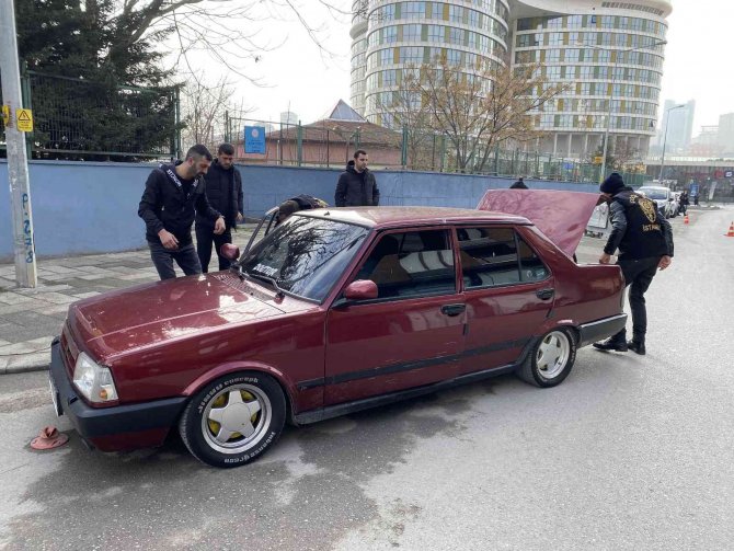 Ataşehir’de Okul Önlerinde Sıkı Denetim