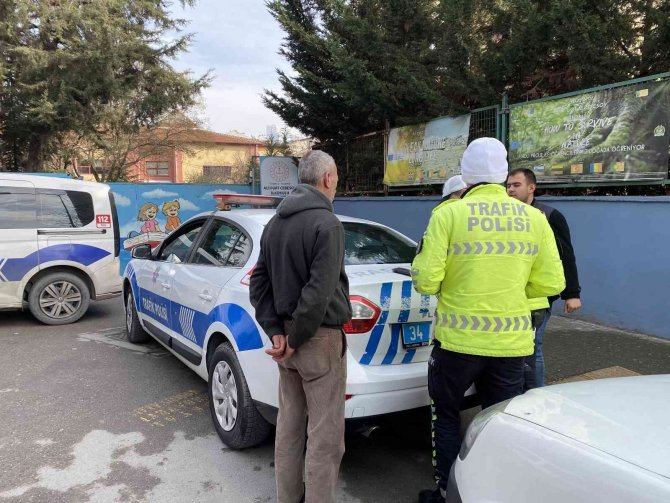 Ataşehir’de Okul Önlerinde Sıkı Denetim