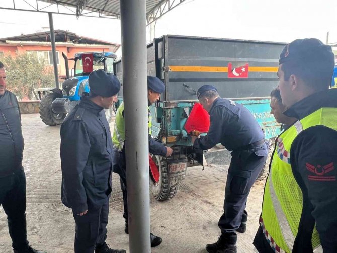 Jandarma Reflektör Kullanımına Dikkat Çekti