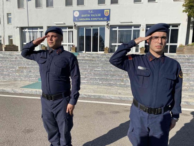 İ̇kizler, Aynı Birlikte Askerlik Yapıyor