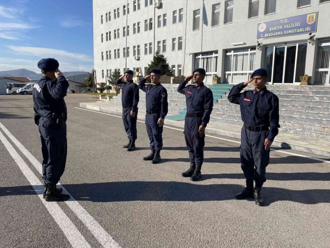 İ̇kizler, Aynı Birlikte Askerlik Yapıyor