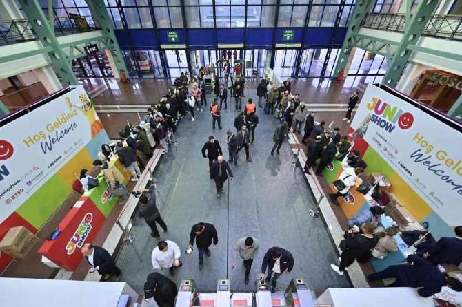 Yılın İlk Fuarı Junioshow’da Heyecan Başladı