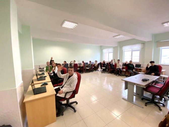 Hediye Bilgisayarlar İle Bilişim Sınıfı Kurdular