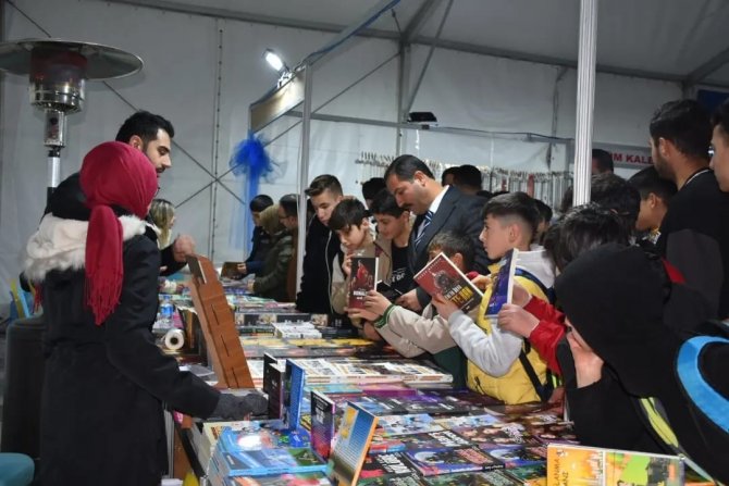 Tatvan Kitap Fuarı Sona Erdi