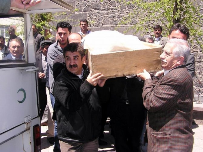 Sanatçı Burhan Çaçan Hayatını Kaybetti