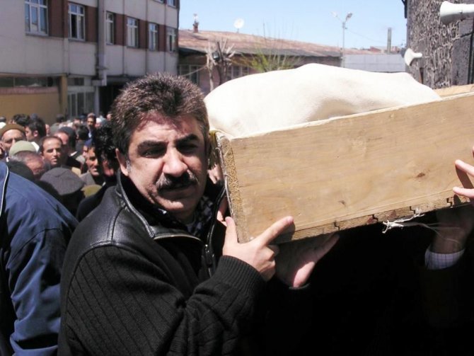 Sanatçı Burhan Çaçan Hayatını Kaybetti