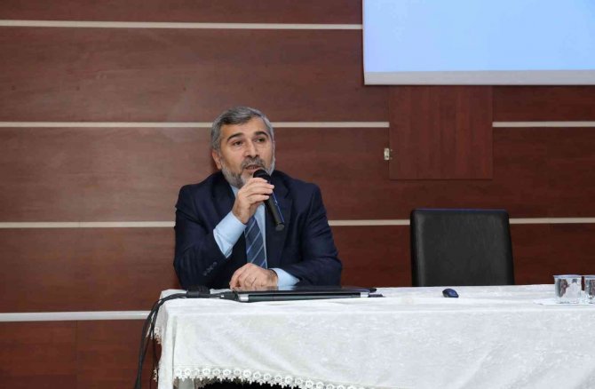Kutsal Topraklara Gedecek Umrecilere Eğitim