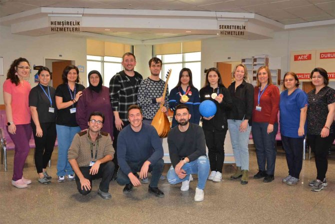 Şampiyonlar Başarı Öykülerini Paylaştı