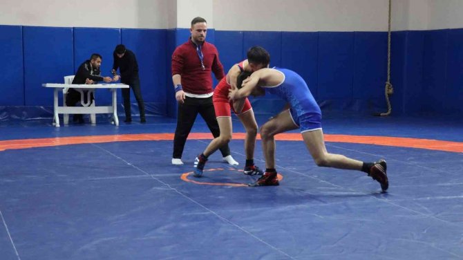 Elazığ’da Güreş Müsabakaları Sona Erdi