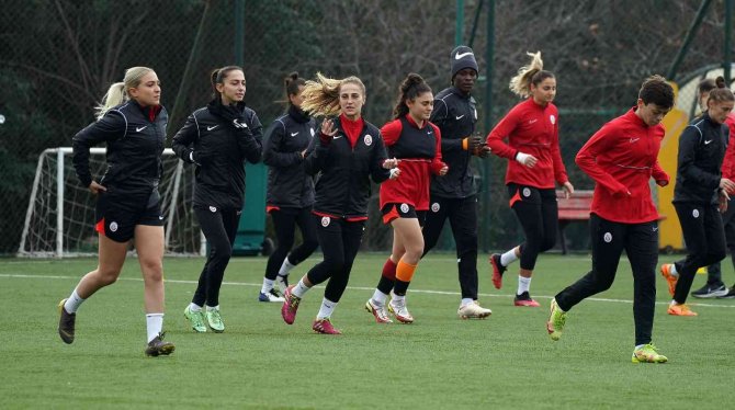 Galatasaray Kadın Futbol Takımı, Fenerbahçe Derbisi Hazırlıklarını Sürdürdü