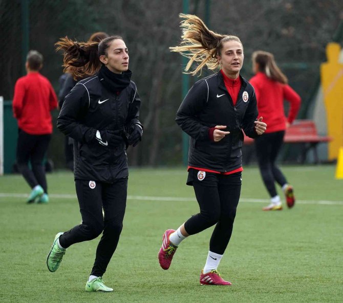 Galatasaray Kadın Futbol Takımı, Fenerbahçe Derbisi Hazırlıklarını Sürdürdü