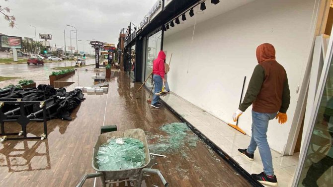 Antalya’da Hortum Dehşeti Kamerada