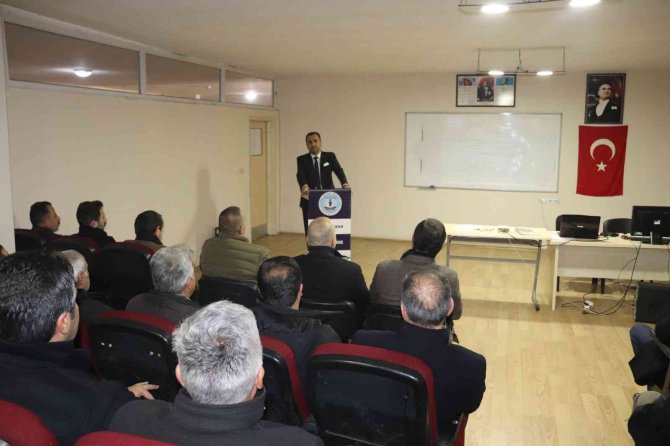 Köy Ve Merkez Mahalle Muhtarlarına Yönelik "Aile Okulu" Kursu