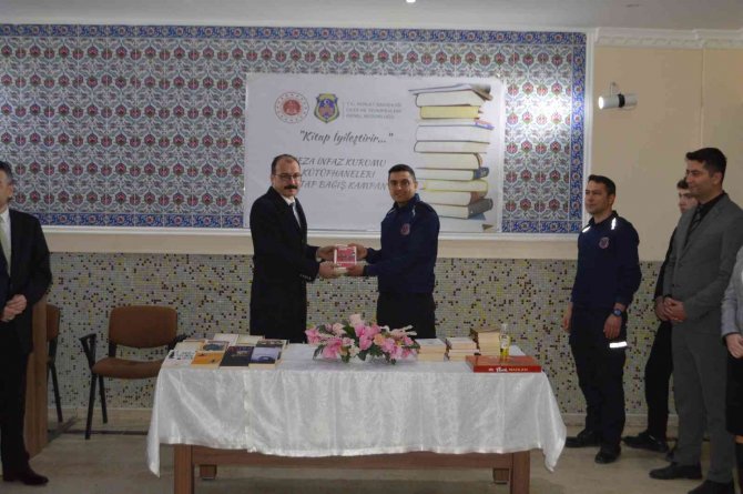 Tavşanlı Adliyesi’nde Kitap Bağış Stantı