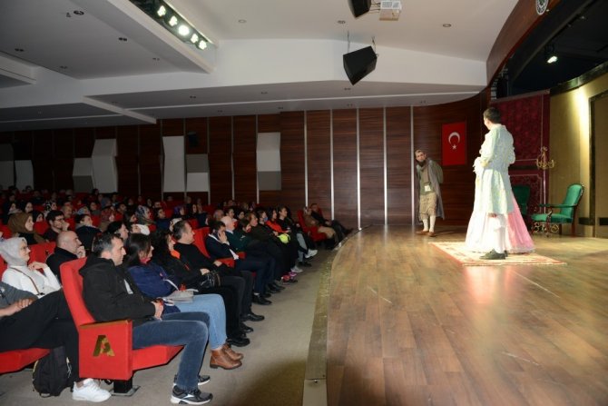 Moliere’in Cimrisi İ̇negöl’de Kahkaha Tufanı Yaşattı