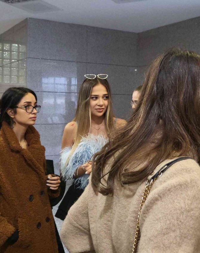 Müstehcen Fotoğraflar Paylaştığı İddiasıyla Yargılanan Fenomen Merve Taşkın: "Müstehcen Olduğu İddia Edilen Fotoğrafların Da Müstehcen Olduğunu Düşünmüyorum"