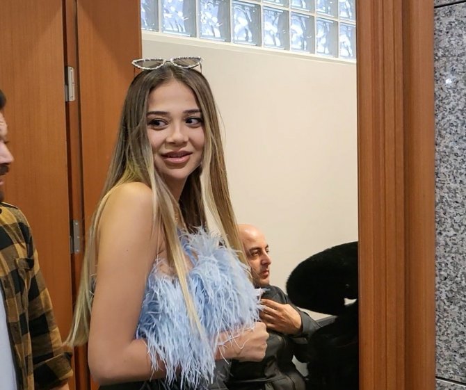 Müstehcen Fotoğraflar Paylaştığı İddiasıyla Yargılanan Fenomen Merve Taşkın: "Müstehcen Olduğu İddia Edilen Fotoğrafların Da Müstehcen Olduğunu Düşünmüyorum"