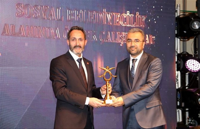 İ̇stanbul’dan Edremit Belediyesine Anlamlı Ödül