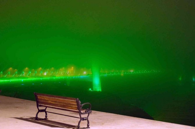 İ̇stanbul’da Etkili Olan Sis Böyle Görüntülendi
