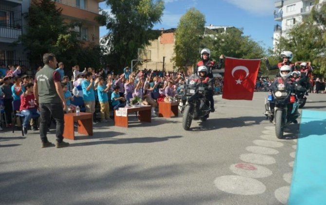 İ̇zmir’de Denetimlerle Okul Çevreleri Daha Güvenli