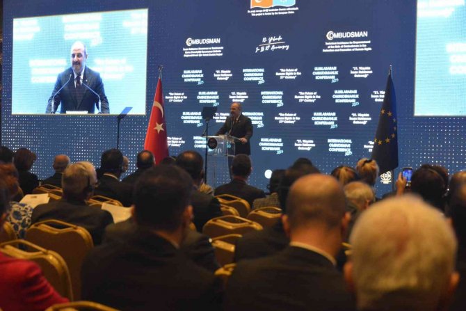 Bakan Varank: “Twitter’ın Sahibinin Değişmesiyle Politikaları 180 Derece Değişti”