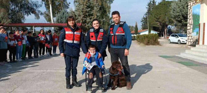 Köy Okulunda Jandarmadan Etkinlik