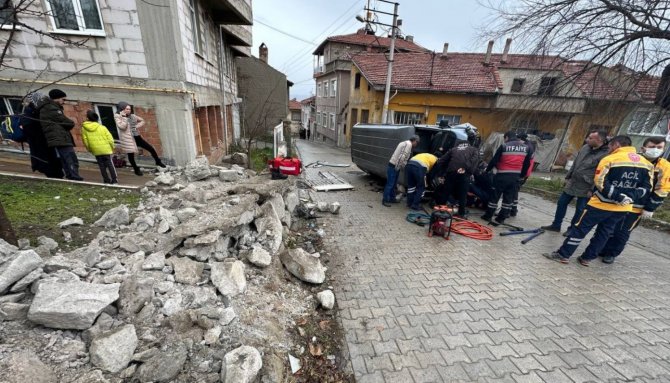 Tavşanlı’da Trafik Kazası: 3 Yaralı