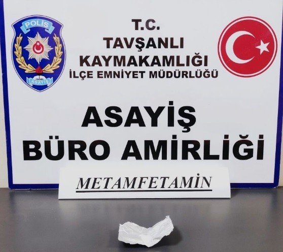 Tavşanlı’da Uyuşturucu Sattığı Tespit Edilen Kişi Tutuklandı
