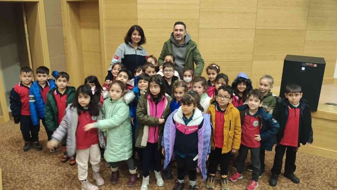 Afad Deprem Eğitimlerine Devam Ediyor