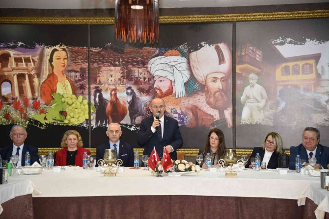 Emekliye Ayrılan Vali Yardımcısı Ve Kaymakamlara Plaket