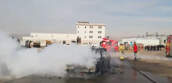 Mardin’de Seyir Halindeki Otomobil Alev Alev Yandı