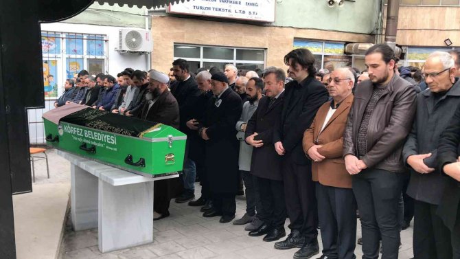 Beşinci Kattan Boş Havuza Düşen Öğretmen, Son Yolculuğuna Uğurlandı