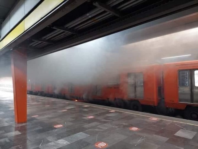 Meksika’da Metronun Vagonu Alev Aldı