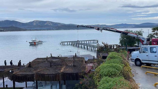 Otomobil Denize Uçtu, 19 Yaşındaki Genç Boğuldu