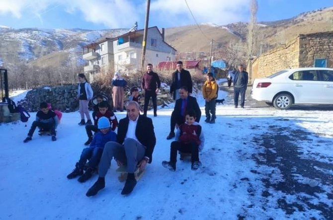 Öğrencileri Okula ’Ev Ortamıyla’ Bağlıyorlar