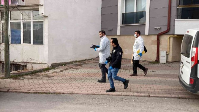 Apartman Dairesinde Ölü Bulundu, 5 Şüpheli Gözaltına Alındı