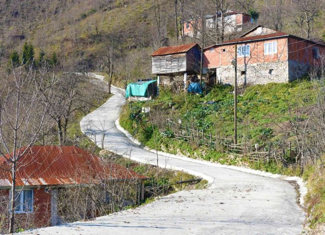 Altınordu’da Beton Yol Çalışmaları Sürüyor