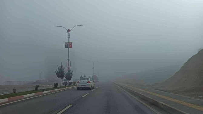 Siirt’te Sabahın Erken Saatlerinde Yola Çıkan Sürücüler Sise Yakalandı