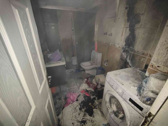 Saç Kurutma Makinesi Evi Yaktı