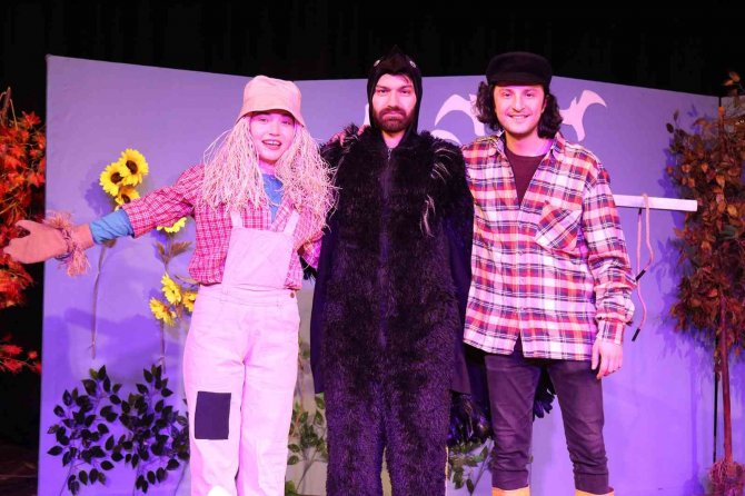 Büyükşehir’den Tiyatro Şöleni