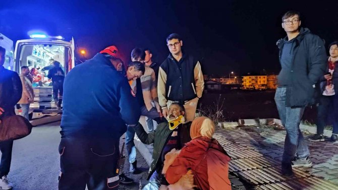 Suv Tipi Araç İle Ticari Taksi Çarpıştı: 2 Yaralı