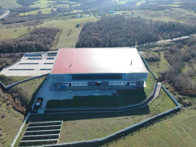 Sinop Merkez Kapalı Spor Salonu Hizmetlerini Sürdürüyor