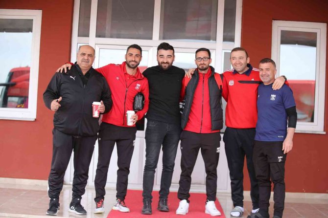 Sivasspor Kafilesi Kayseri’ye Gitti