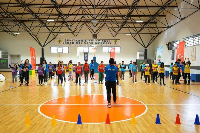 Görme Engelli Öğrenciler Spor Yaptı, Oyunlar Oynadı