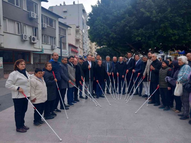 Tarsus’ta Farkındalık İçin ’’Beyaz Baston’’ İle Yürüdüler