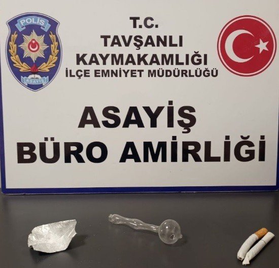Tavşanlı’da Uyuşturucu Sattığı Tespit Edilen Kişi Tutuklandı