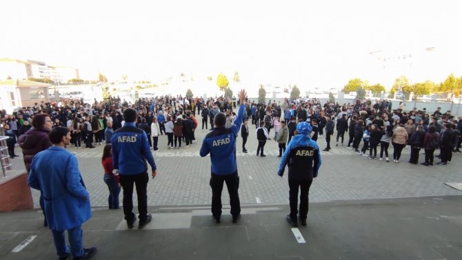 Okulda Deprem Tahliye Tatbikatı